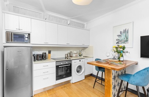 Clifton Apartment | Clifton Studio 104 - Studio Apartment, Sleeps 2