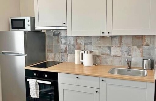 Kaunas Apartment | Clinic Studio Apartment - E33/A by Hostlovers