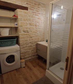 Faubourg North Apartment | Clos des Perrières Cosy T2 Centre Ville Dijon Gare