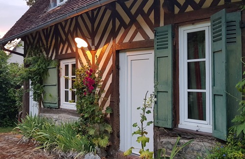 Houlgate House | Clos Normand, haven of peace; house 180 m2 facing south with enclosed garden & stream