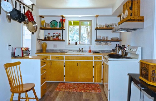 Larkspur House | Close In, Recreation, Parks and Dog Friendly