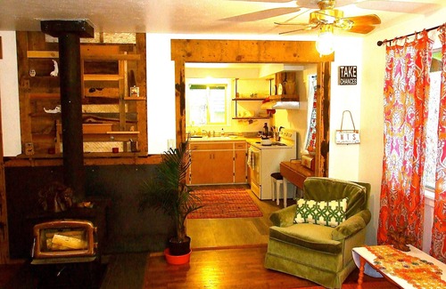 Larkspur House | Close In, Recreation, Parks and Dog Friendly
