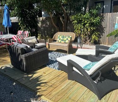 Lake Worth House | Close to Beach Key West Style House Fenced Backyard Deck Grill Firepit
