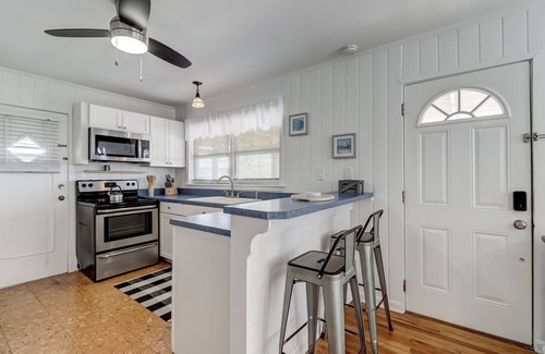 Fernandina Beach Cottage | Close to Beach with Views. Updated Condo - Pelican Beach