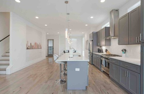 Berry Hill House | Close to Broadway w/Rooftop Deck!