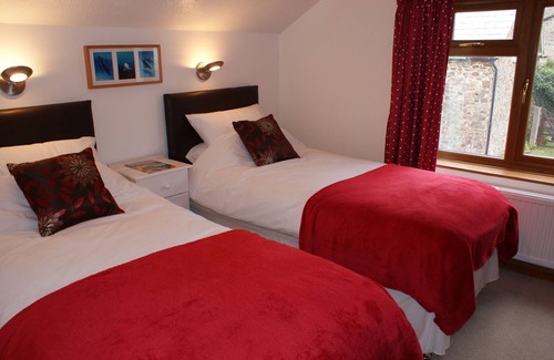 Stratton Cottage | close to Bude beaches, family friendly, quiet village, wifi, private parking