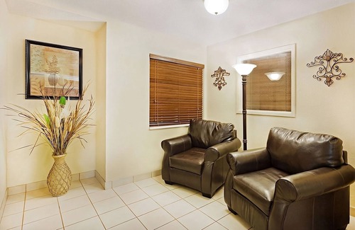Ashley Oaks Hotel | Close to Concord Park! Pet-friendly Suite with Private Kitchen! Parking, Gazebo!