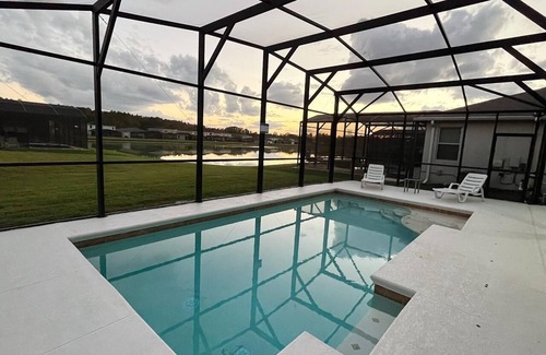 Crystal Cove House | Close to Disney! House for Families with Pool, 4 bedrooms!