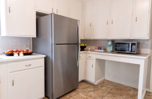 Tyler House | Close to downtown and walking distance to Hospitals