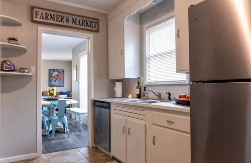 Tyler House | Close to downtown and walking distance to Hospitals