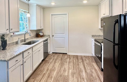 South Pensacola House | Close to Downtown, Beaches, and NAS!