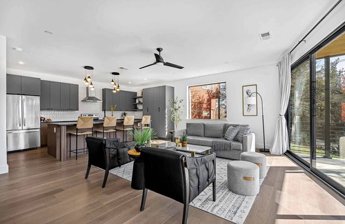 Rosewood House | Close to Downtown, Stylish, Pool - Avante-Garde