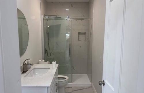 Guelph Apartment | Close to Downtown/University of Guelph Personal Room 1