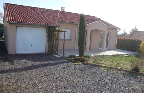 Charbonnier-les-Mines House | Close to Auvergne's volcanoes, lakes and magnificent natural sites.