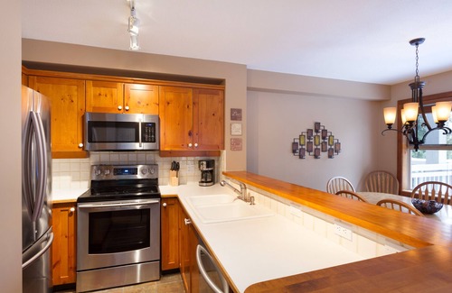 Blackcomb House | Close to Lost Lake & Blackcomb Mountain w/ BBQ