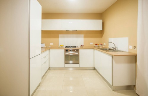 il-Baħrija Apartment | Close to Mdina & Golden Bay, private entrance 180sqm