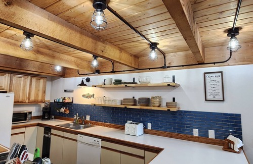 Soldotna House | Close to Soldotna, large home on the Kenai River. Sleeps 15, 7 bedrooms, 6 bath