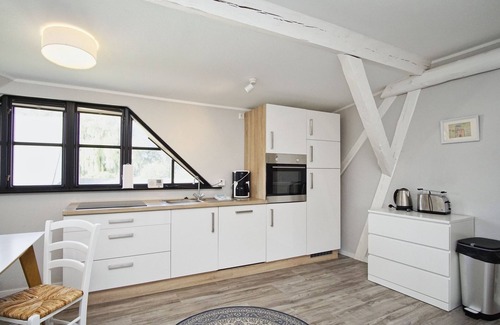 Middelhagen Apartment | Close to the sea, quiet location, use of swimming pool and sauna - Haus Büdnerstube apartment 4