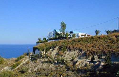 Myrtos House | Close to the beach, detached house with large garden and fantastic sea views