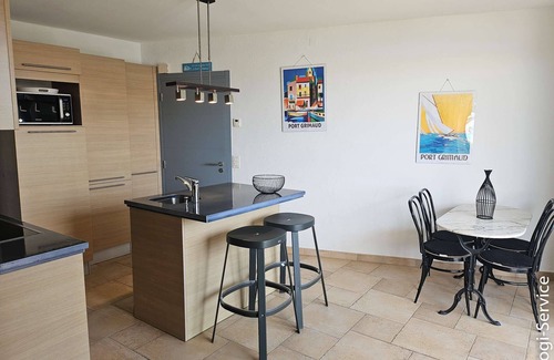 Port Grimaud Apartment | Close to the beach, flat 3/4 persons et mooring
