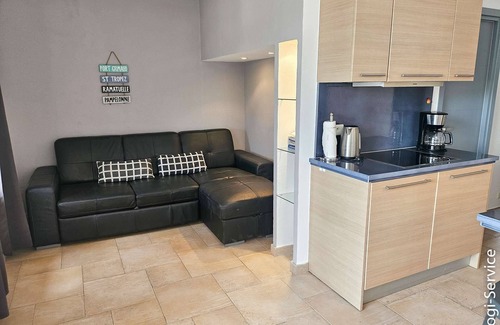 Port Grimaud Apartment | Close to the beach, flat 3/4 persons et mooring
