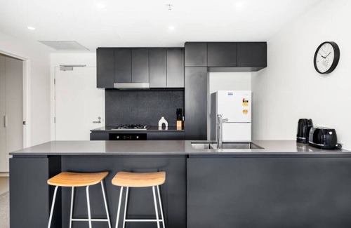 Toowong Apartment | Close to UQ + Carpark, Modern 1BR Apt w/Views