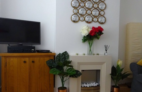 Stratford House | Close to Vibrant East Village & Westfield our Cosy 2 Bed House awaits you.