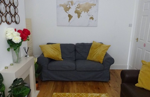 Stratford House | Close to Vibrant East Village & Westfield our Cosy 2 Bed House awaits you.