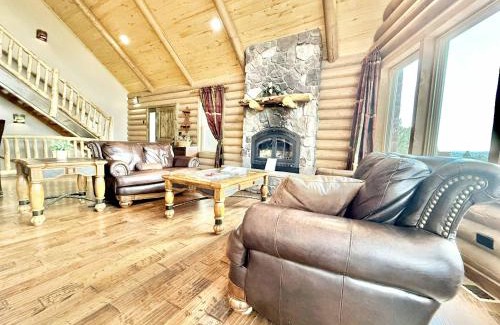 Orderville House | Close to Zion Panaramic views Pet Friendly