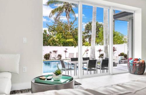Naples Park House | Close2Beach, Sleeps 11, Pool, Firepit, Bikes, Patio