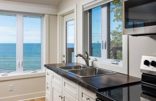 Douglas House | Closest Cottage to Lake Michigan for Miles!
