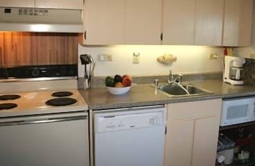 Maunaloa Cottage | Closest Oceanfront Cottage on Kepuhi Beach, Molokai DISCOUNT