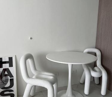 Bagumbayan Hotel | Cloud Space Studio near Eastwood