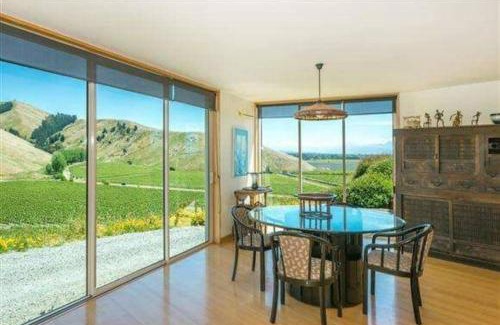 Blenheim House | Cloudy Bay Suite in an 6-bedroom luxury villa