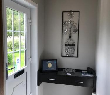 Perth House | Clover Holidays - Cliff View
