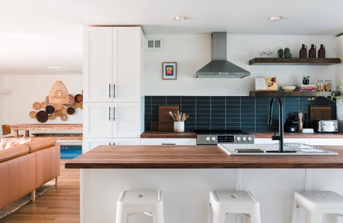 Prince Edward House | Clover House - Hot Tub & Beach Pass - Pet Friendly