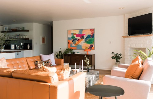 Prince Edward House | Clover House - Hot Tub & Beach Pass - Pet Friendly