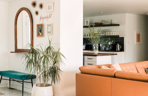 Prince Edward House | Clover House - Hot Tub & Beach Pass - Pet Friendly