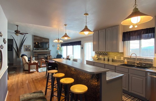 Ketchikan House | Clover Pass Lookout -3Bed, 2bath Home with amazing views & plenty of amenities!