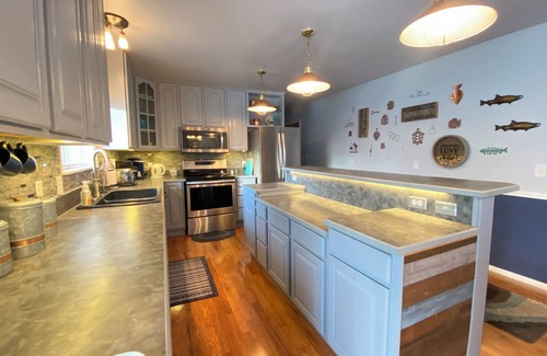Ketchikan House | Clover Pass Lookout -3Bed, 2bath Home with amazing views & plenty of amenities!