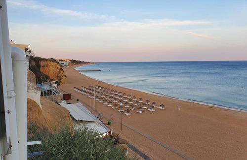 Alpouvar Apartment | Club Albufeira - Air conditioned, 2 beds 2 bath with Fibre WiFi throughout.