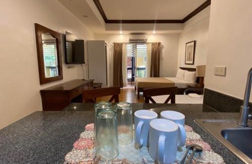 Talisay Apartment | Club Balai Isabel Recto 102 Lakeshore Room