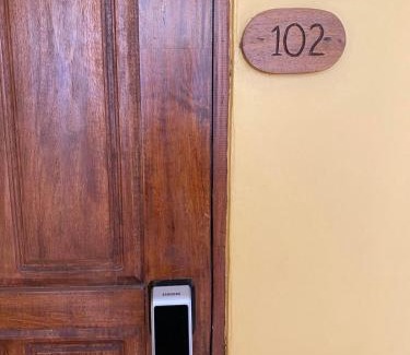 Talisay Apartment | Club Balai Isabel Recto 102 Lakeshore Room