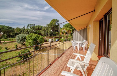 Platja d'Aro Apartment | Club Villamar - Enjoy a cozy 55m² apartment ideal for families, with a capacity for 6 people, nea.