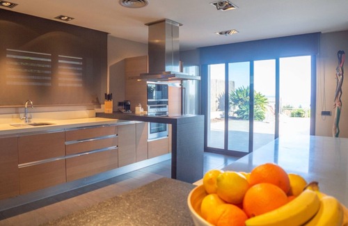 Comarruga Villa | Club Villamar - Luxurious villa with a private pool, 300 meters from the beach, located in a new .