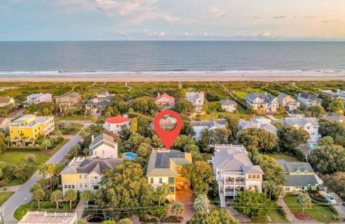 Isle of Palms House | CM3008: 3008 Cameron Blvd.