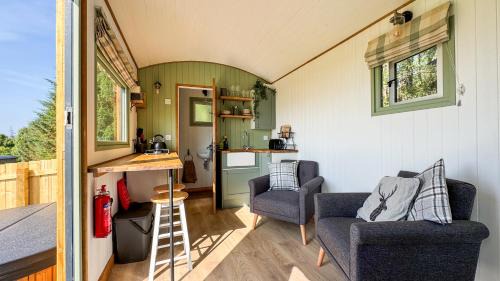 Marybank House | Cnocvann Croft Shepherd Huts