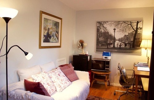 Washington Square West House | Cntr-city lux 2BR 2.5BA townhouse with free parking close to all amenities.