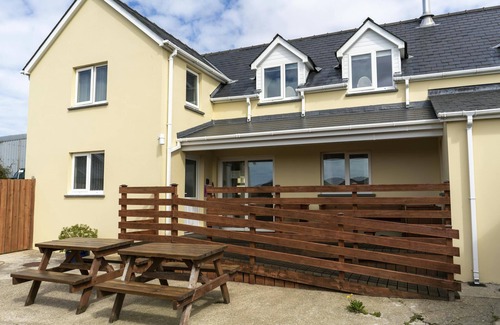 Tan-y-groes Cottage | Cnwc Y Boidy, Llangrannog