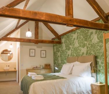 Ratho Bed & Breakfast | Coach House Ratho Park Steading